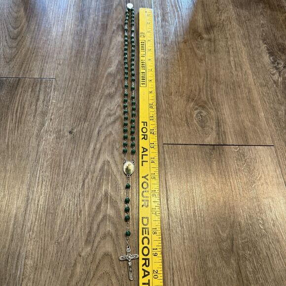 St.Saint Jude Green Bead Silver Tone Catholic Rosary Necklace - Picture 5 of 5